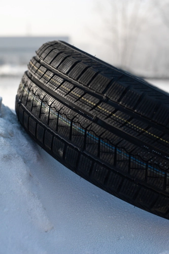 фото протектора и шины ICEPIONEER 868 Шина ZMAX ICEPIONEER 868 185/60 R14 82T